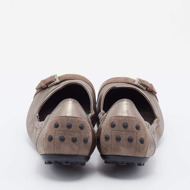 Pre Owned Tod's Metallic Beige/Cream Leather and Patent Leather Scrunch Ballet Flats Size 38.5