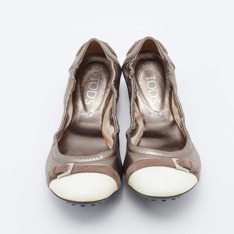 Pre Owned Tod's Metallic Beige/Cream Leather and Patent Leather Scrunch Ballet Flats Size 38.5