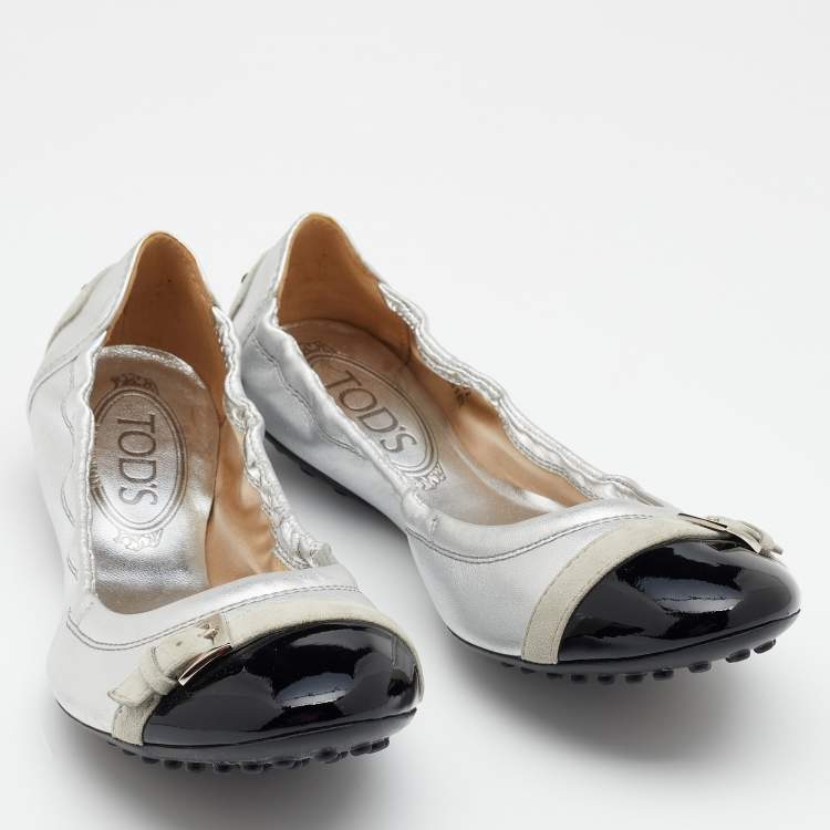 Pre Owned Tod's Silver/Black Leather and Patent Leather Scrunch Ballet Flats Size 38.5