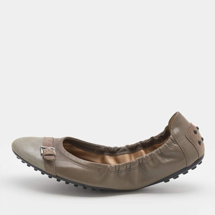 Pre Owned Tod's Taupe /Grey Leather and Suede Scrunch Ballet Flats Size 38.5