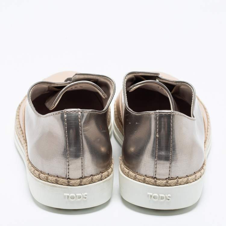 Pre Owned Tod's Silver and Beige Patent and  Leather Francesina Slip On Espadrille Sneakers Size 35.5