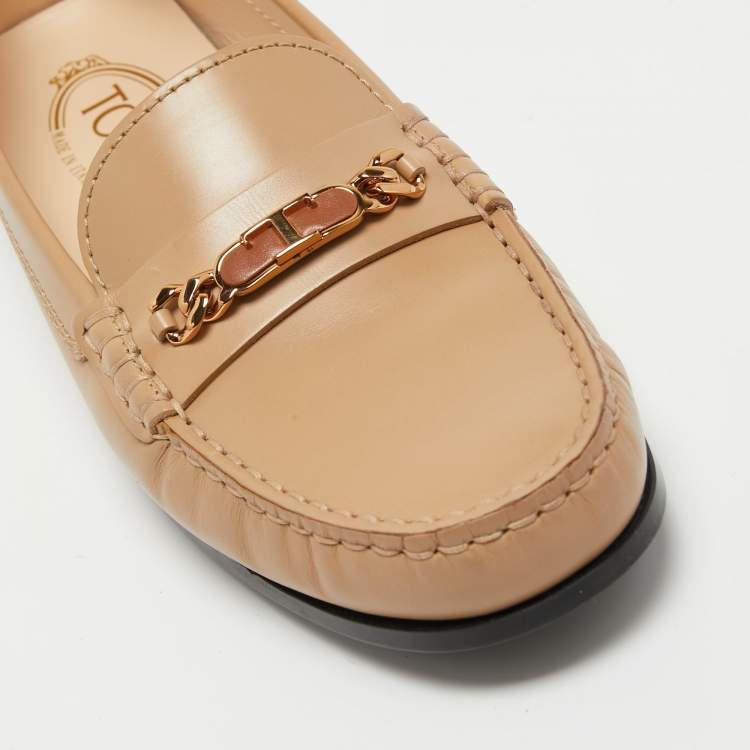 Pre Owned Tods Beige Leather Chain Slip on Loafers Size 38.5