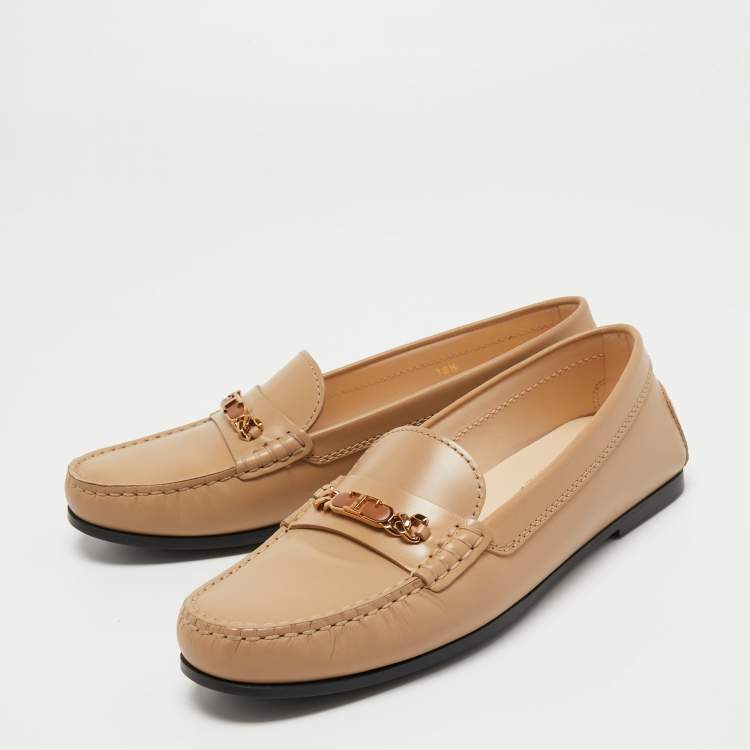 Pre Owned Tods Beige Leather Chain Slip on Loafers Size 38.5