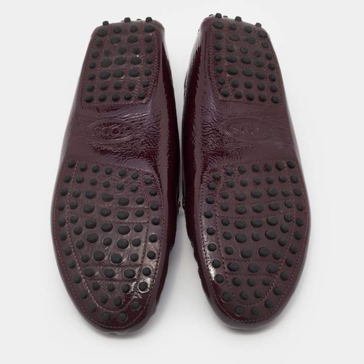 مملوكة مسبقًا Tod's Burgundy Patent Leather Penny Slip On Loafers Size 39.5