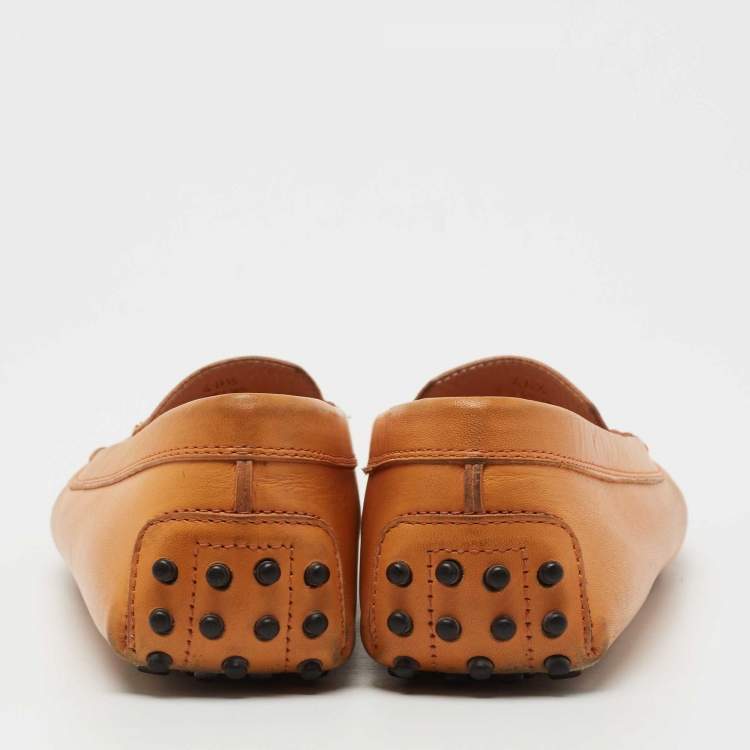 مملوكة مسبقًا Tod's Light Orange Leather Slip On Loafers Size 40.5