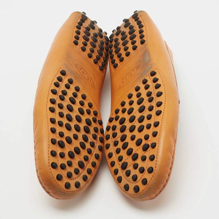 مملوكة مسبقًا Tod's Light Orange Leather Slip On Loafers Size 40.5