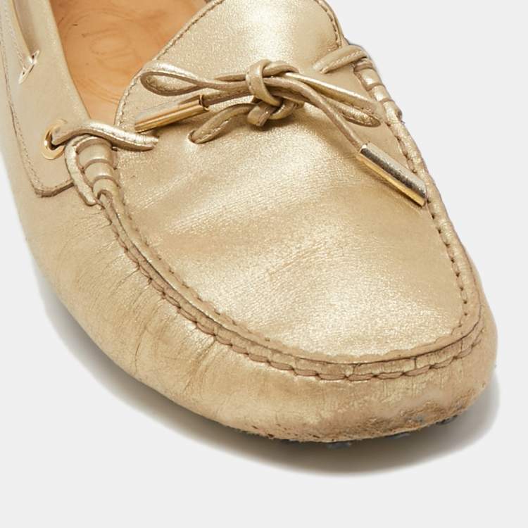 Pre Owned Tod's Gold Leather Slip On Loafers Size 41