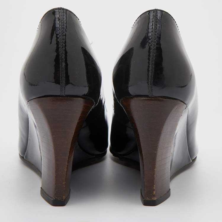 Pre Owned Tod's Black Patent Leather Round Toe Wedge Pumps Size 36
