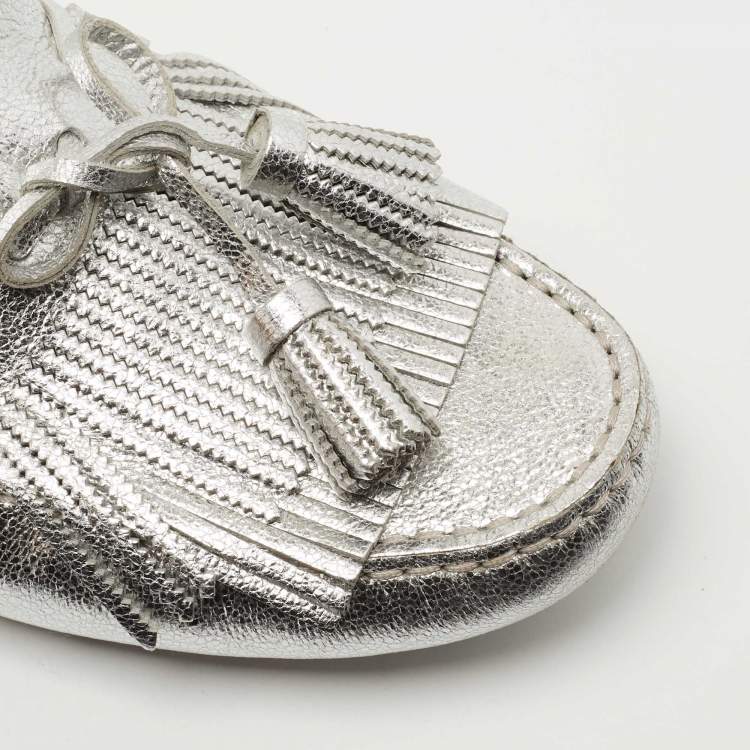 Pre Owned Tod's Metallic Silver Leather Fringe Tassel Details Slip On Loafers Size 39