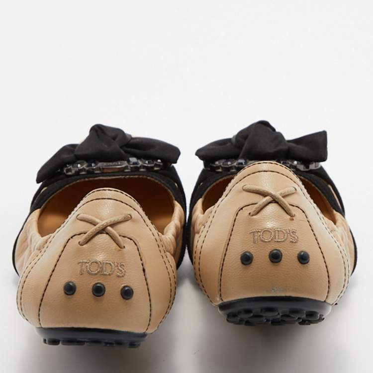 Pre Owned Tod's Beige/Black Leather and Suede Cap Toe Buckle Detail Scrunch Ballet Flats Size 38.5