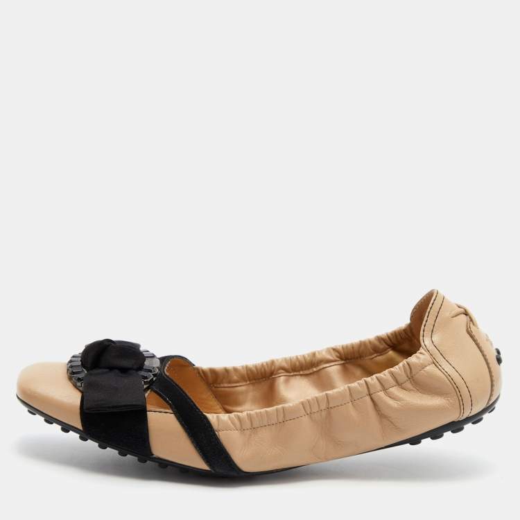 Pre Owned Tod's Beige/Black Leather and Suede Cap Toe Buckle Detail Scrunch Ballet Flats Size 38.5
