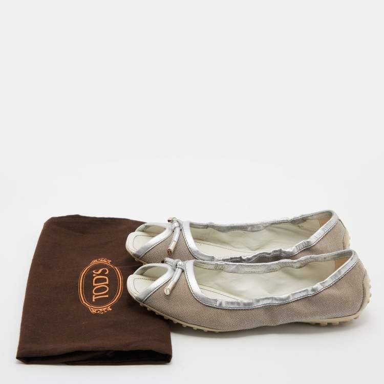 Pre Owned Tod's Grey/Metallic Canvas and Leather Bow Open Toe Flats Size 38