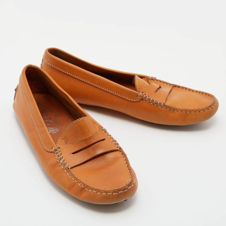 Pre Owned Tod's Tan Leather Slip On Loafers Size 37