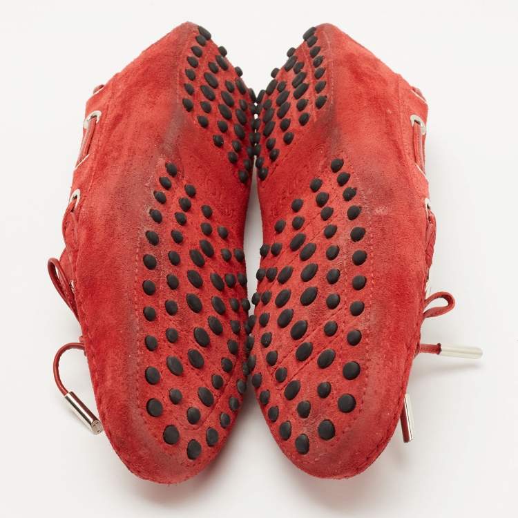 مملوكة مسبقًا Tod's Red Suede Logo Charm Bow Loafers Size 37.5