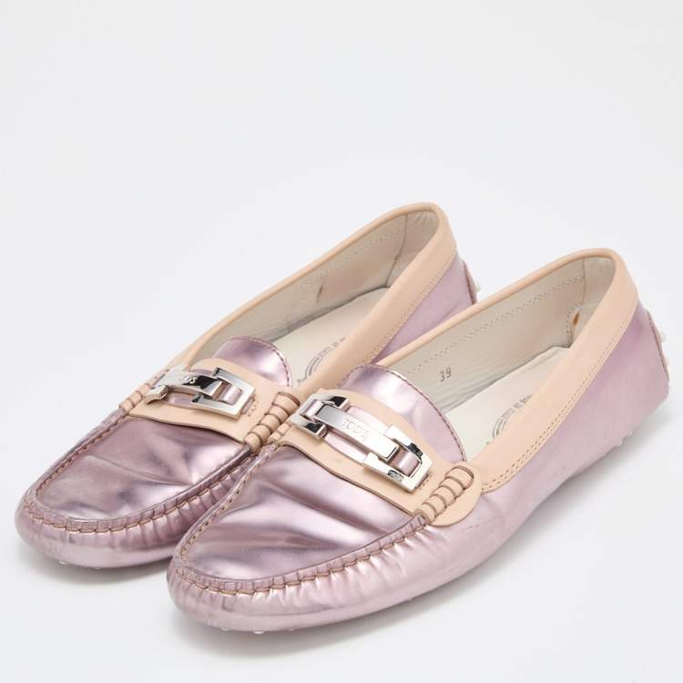 مملوكة مسبقًا Tod's Metallic Purple/Beige Patent and Leather Buckle Loafers Size 39