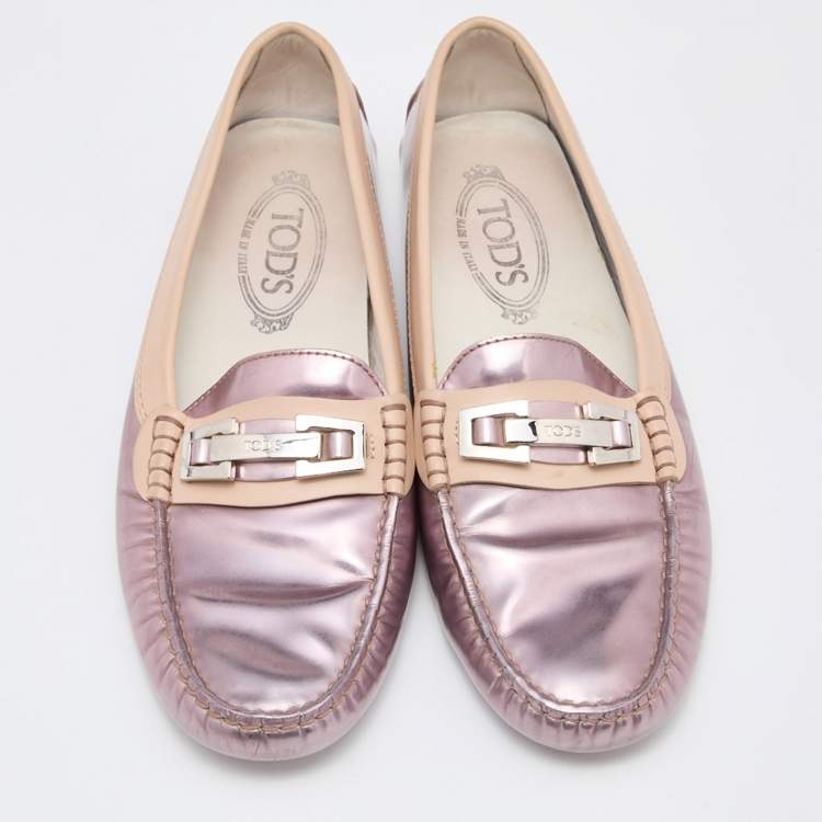 مملوكة مسبقًا Tod's Metallic Purple/Beige Patent and Leather Buckle Loafers Size 39