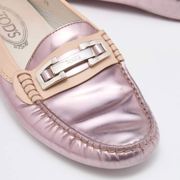 مملوكة مسبقًا Tod's Metallic Purple/Beige Patent and Leather Buckle Loafers Size 39
