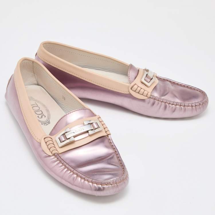مملوكة مسبقًا Tod's Metallic Purple/Beige Patent and Leather Buckle Loafers Size 39