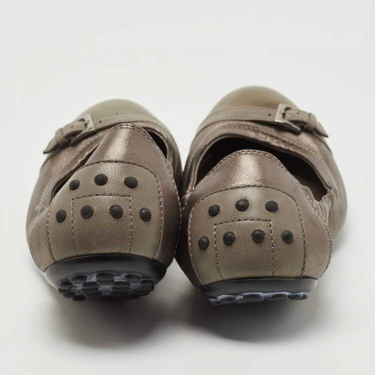Pre Owned Tod's Two Tone Leather and Patent Cap Toe Scrunch Ballet Flats Size 38