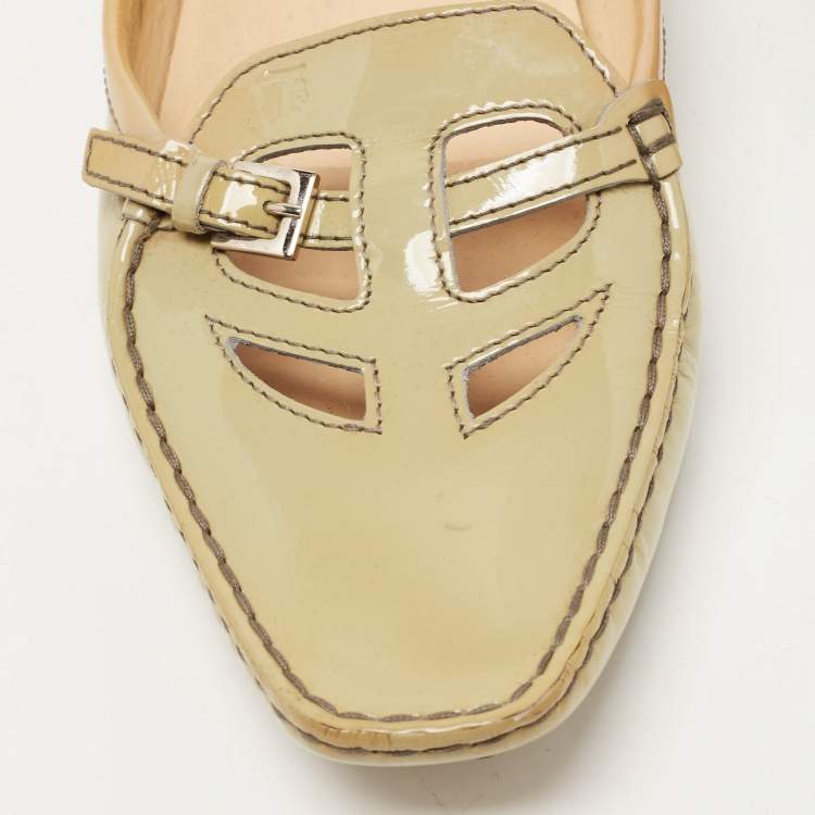 Pre Owned Tod's Grey Patent Pointed Toe Buckle Loafers  Size 38.5