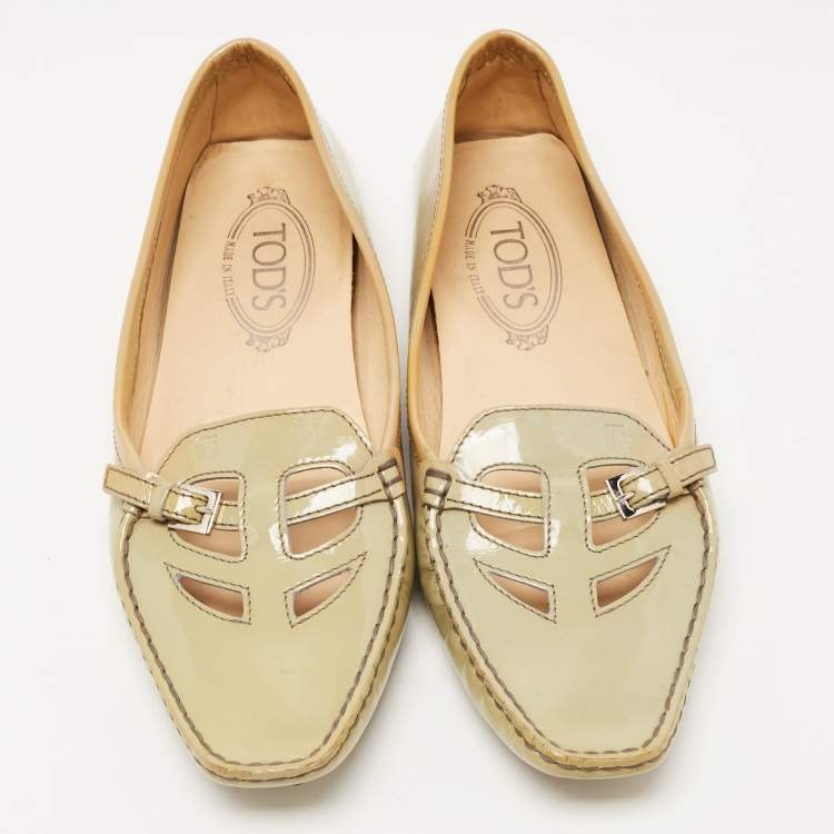 Pre Owned Tod's Grey Patent Pointed Toe Buckle Loafers  Size 38.5