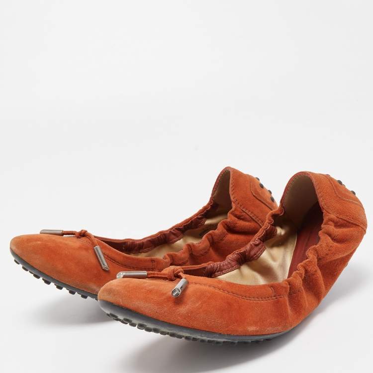 Pre Owned Tod's Orange Suede Scrunch Ballet Flats Size 38.5