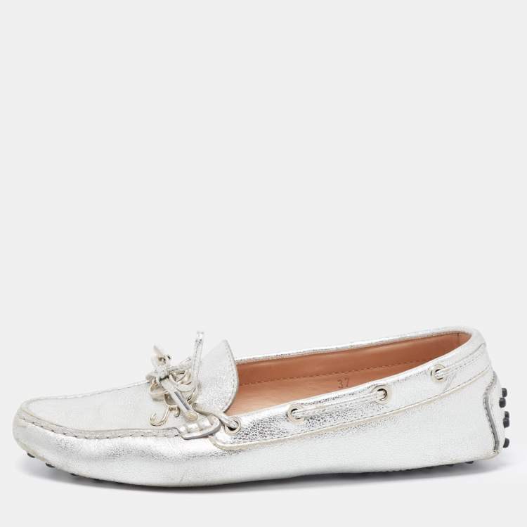 Pre Owned Tod's Silver Leather Bow Loafers Size 37