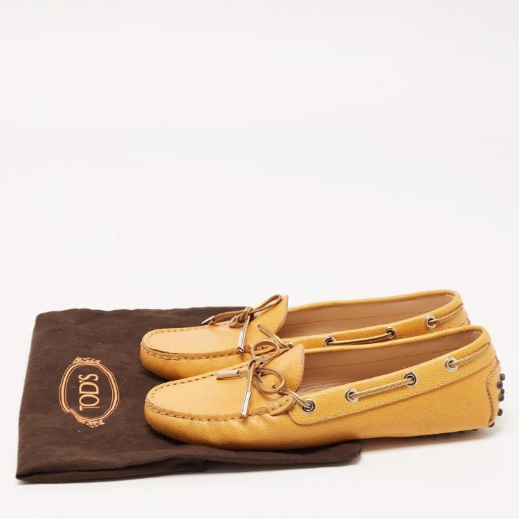 Pre Owned Tod's Yellow Leather Gommino Bow Slip On Loafers Size 36.5