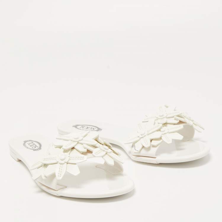 Pre Owned Tod's White Rubber and Patent Leather Floral Lasercut Flat Slides Size 40