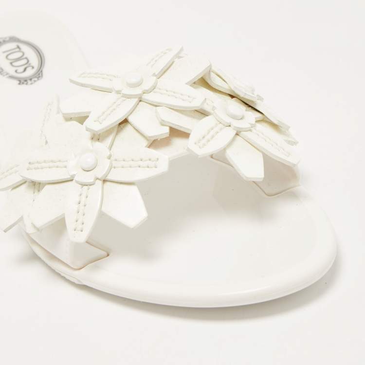 Pre Owned Tod's White Rubber and Patent Leather Floral Lasercut Flat Slides Size 40