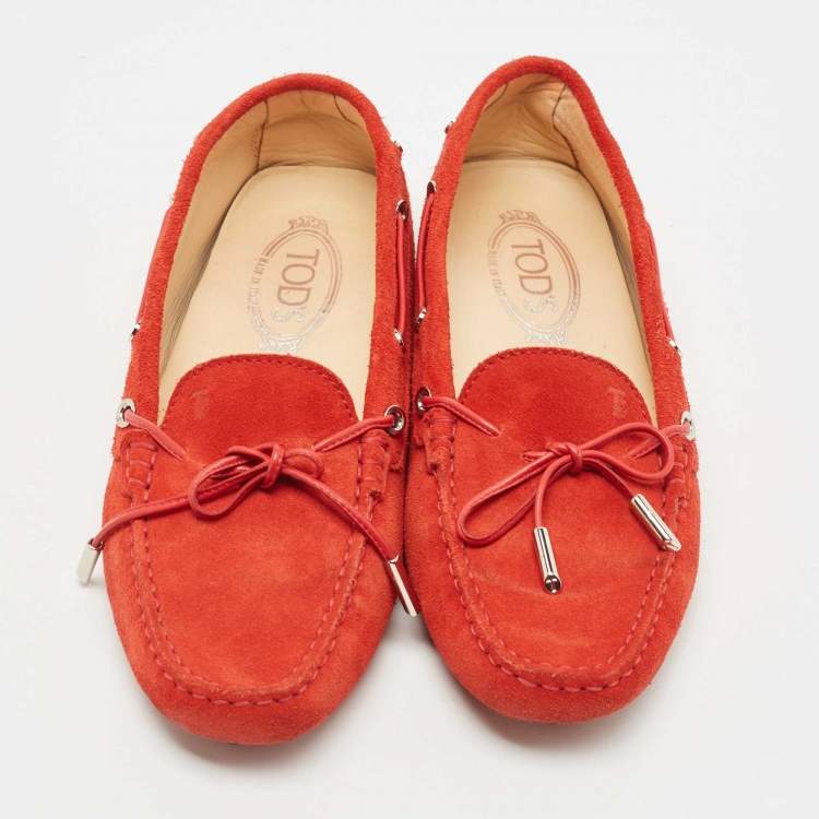 Pre Owned Tod's Red Suede Gommino Bow Slip On Loafers Size 39.5