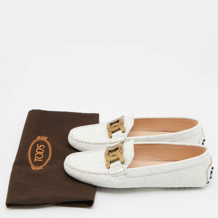 Pre Owned Tod's White Croc Embossed Leather Chain Detail Kate Loafers Size 38.5