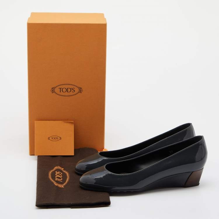 Pre Owned Tod's Grey Patent Leather Wedge Pumps Size 37