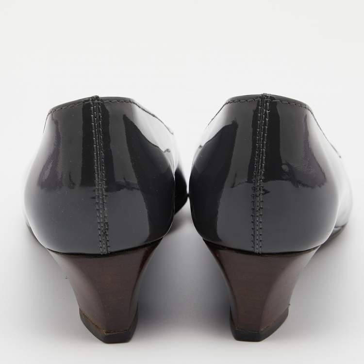 Pre Owned Tod's Grey Patent Leather Wedge Pumps Size 37