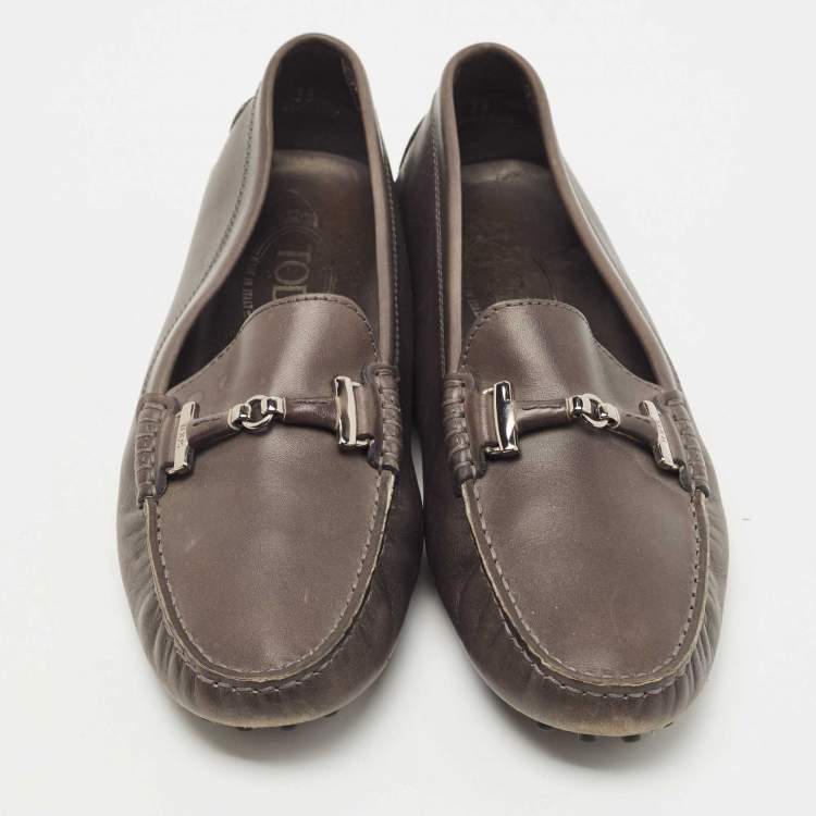 Pre Owned Tod's Black Leather Slip on Loafers Size 39
