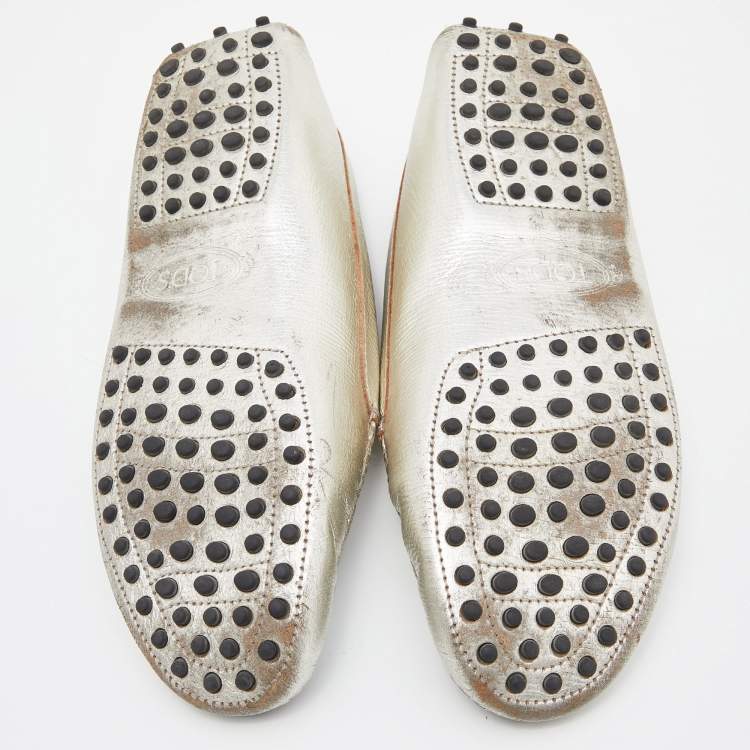 Pre Owned Tod's Metallic Silver Leather Gommino Slip On Loafers Size 39