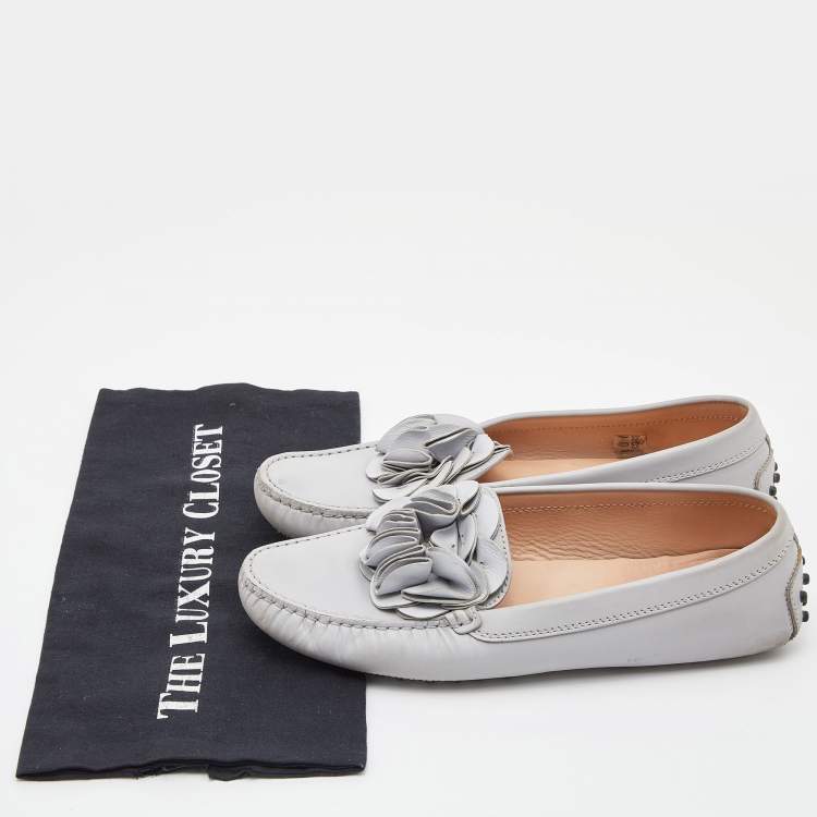Pre Owned Tod's Grey Leather Flower Gommini Slip On Loafers Size 39