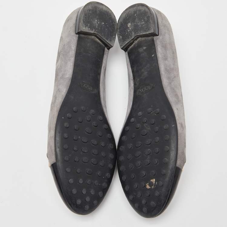 Pre Owned Tod’s Grey/Black Suede and Patent Leather Buckle Detail Ballet Flats Size 36.5