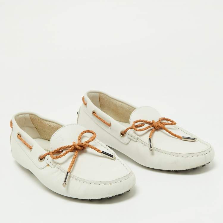 Pre Owned Tod's White Leather Gommino Bow Slip On Loafers Size 40