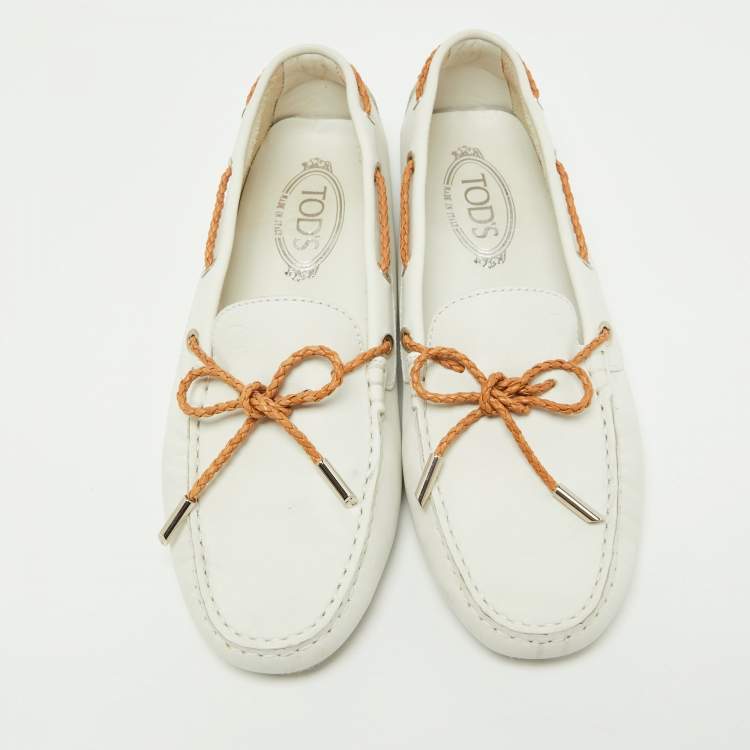 Pre Owned Tod's White Leather Gommino Bow Slip On Loafers Size 40
