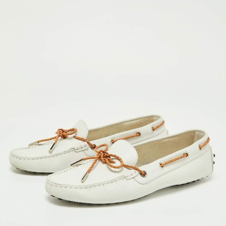 Pre Owned Tod's White Leather Gommino Bow Slip On Loafers Size 40