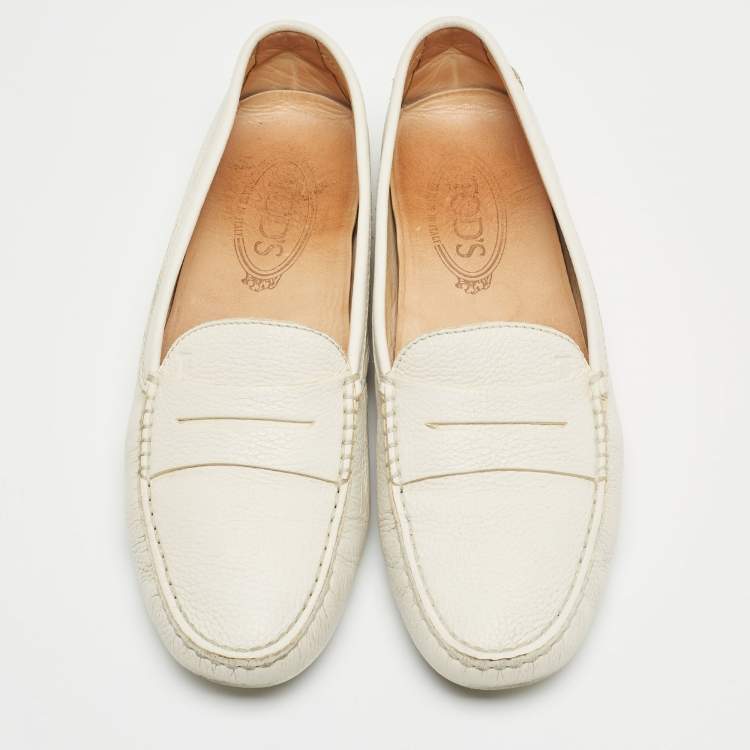 Pre Owned Tod's Cream Leather Gommino Slip On Loafers Size 39
