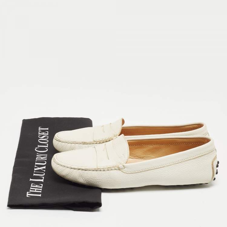 Pre Owned Tod's Cream Leather Gommino Slip On Loafers Size 39