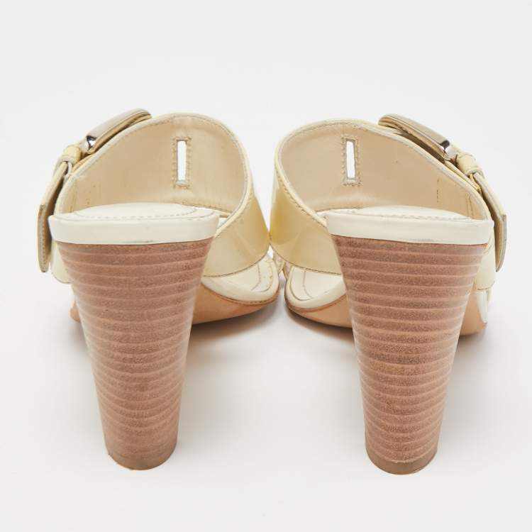 Pre Owned Tod's Cream Patent Leather Peggy Buckle Slide Sandals Size 37