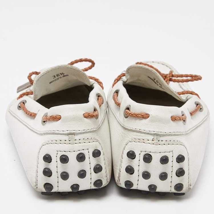 مملوكة مسبقًا Tod's Off White Leather Slip On Loafers Size 36.5