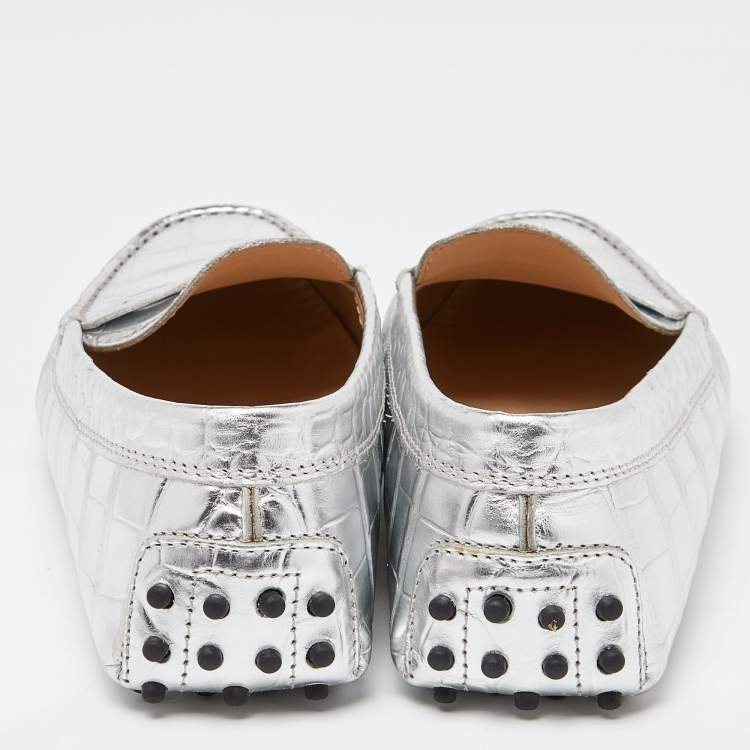 Pre Owned Tod's Silver Croc Embossed Leather Slip On Loafers Size 39.5