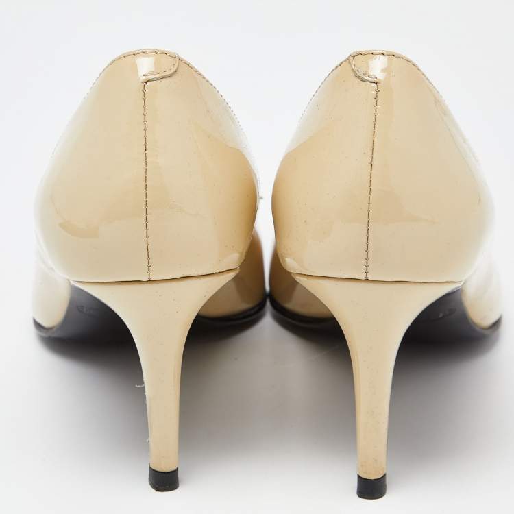 Pre Owned Tod's Beige/Black Patent Leather Cap Toe Pumps Size 37