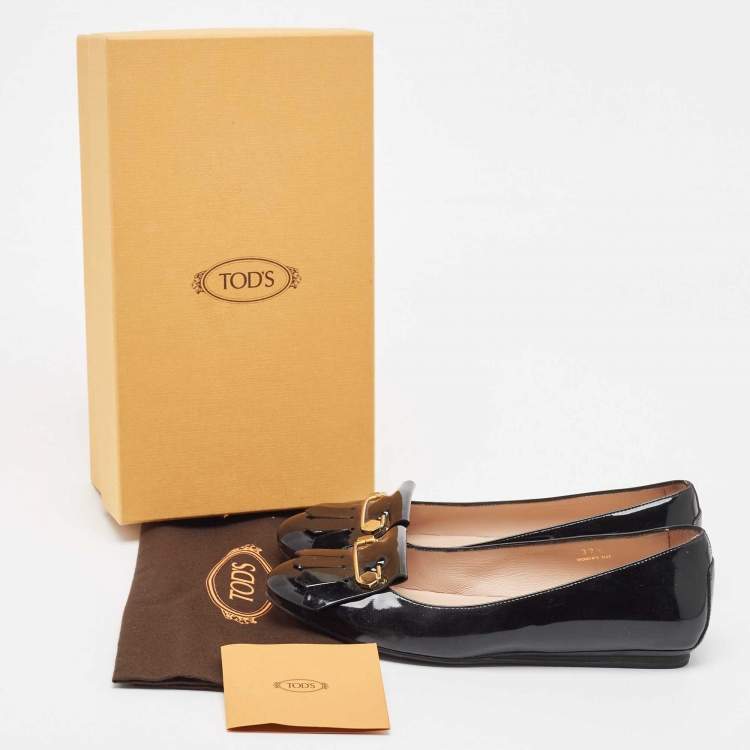 مملوكة مسبقًا Tod's Black Patent Leather Fringe Loafers Size 37.5