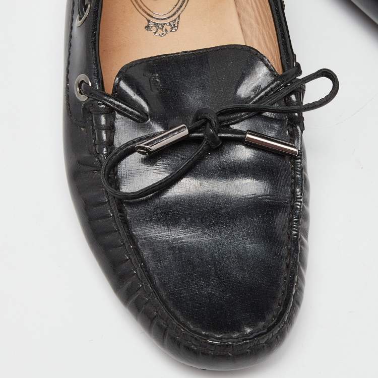 مملوكة مسبقًا Tod's Black Patent Leather Slip On Loafers Size 36