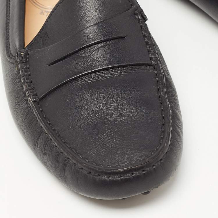 Pre Owned Tod's Black Leather Slip On loafers Size 39